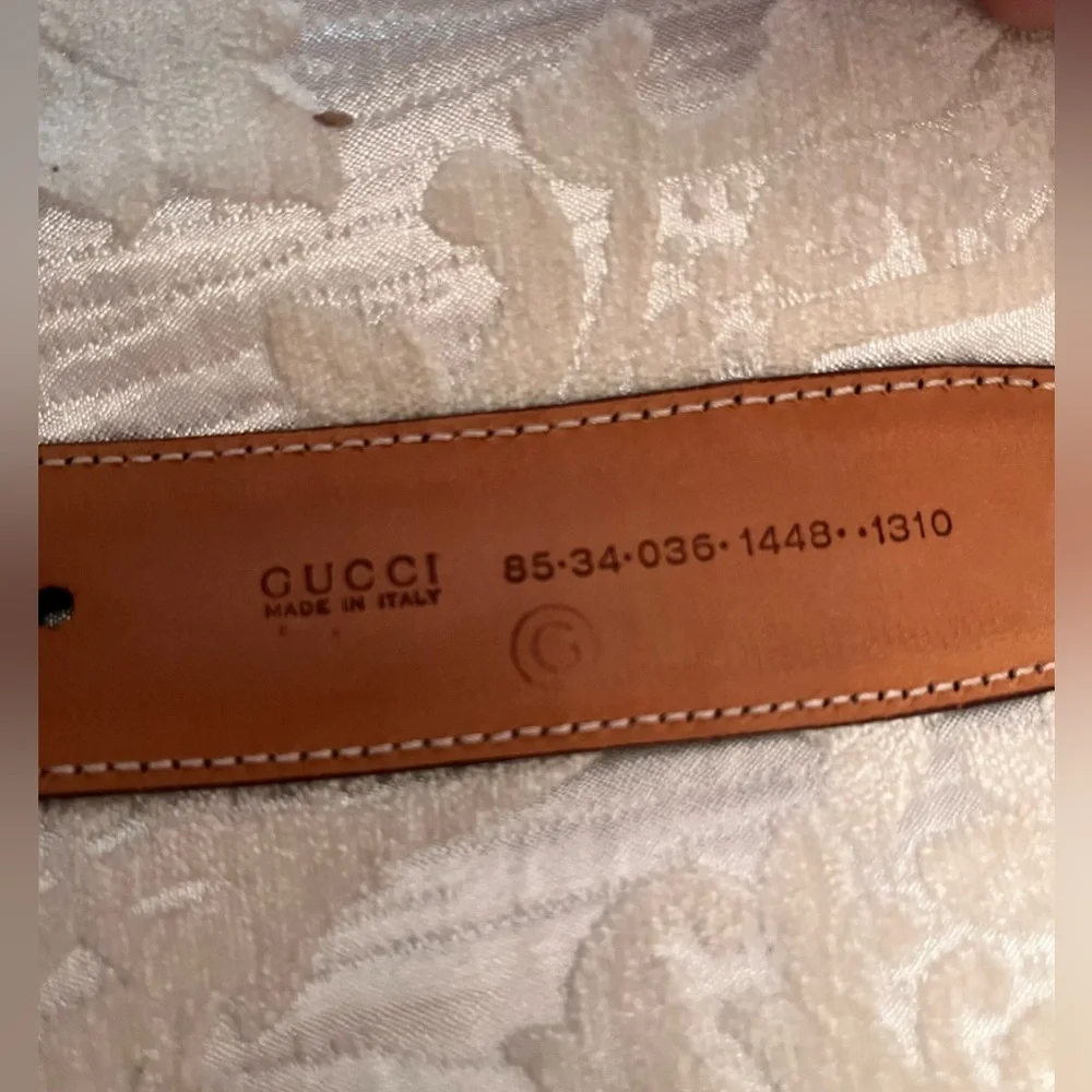 Gucci Suede Belt with Certificate of Authenticity Excellent condition
